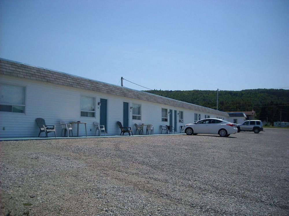Motel Le Noroit L'Anse-au-Griffon Exterior foto